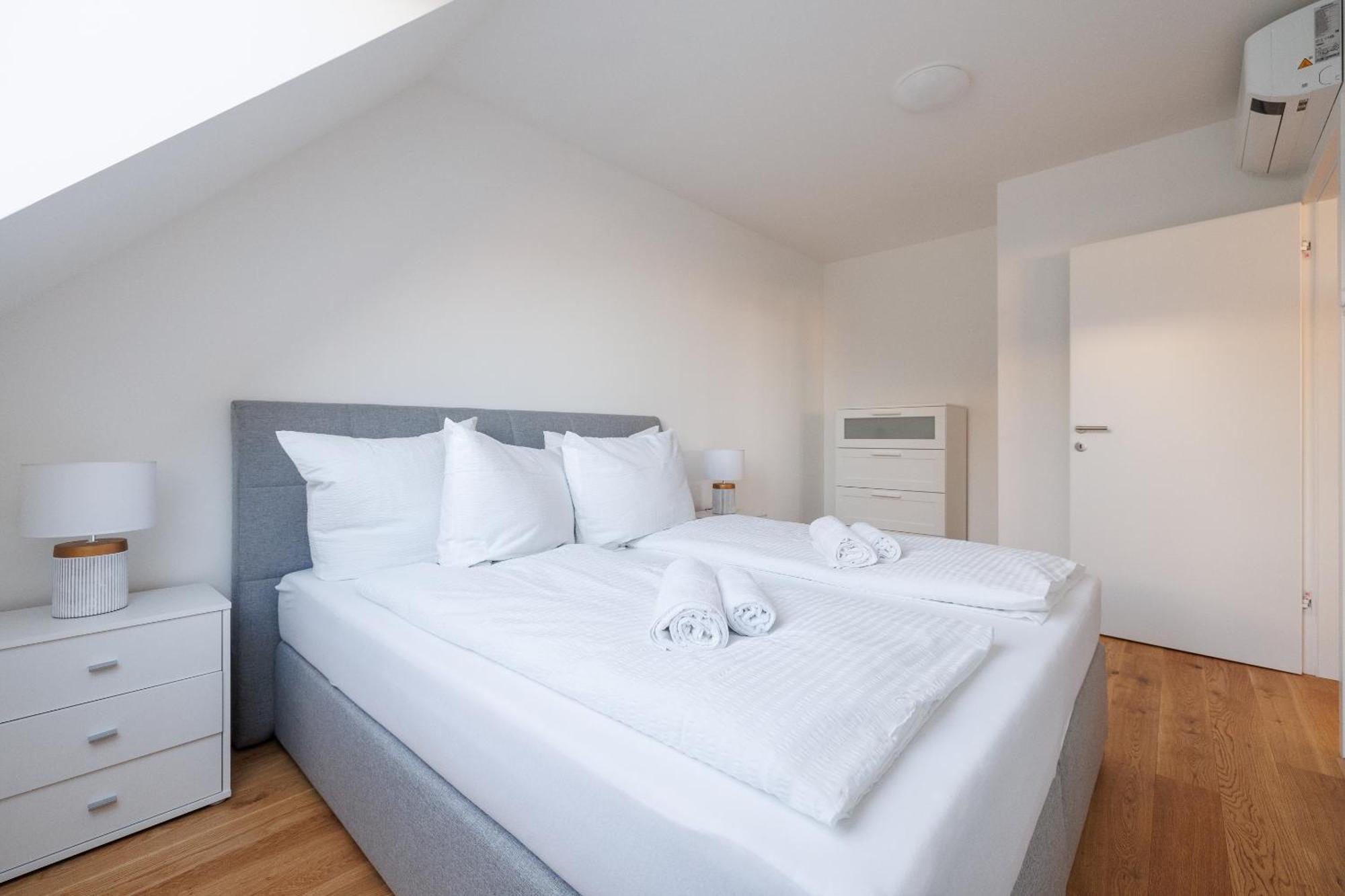 Symphony Apartments 40 - Modern Loft With Terrace And Grill In Central Location Vienna Exterior photo