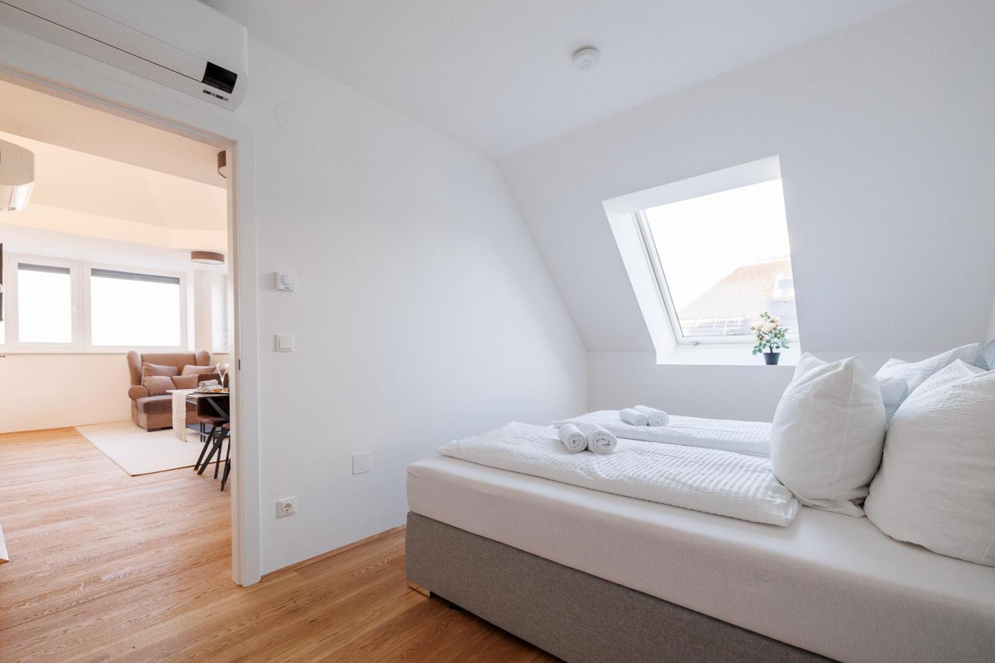Symphony Apartments 40 - Modern Loft With Terrace And Grill In Central Location Vienna Exterior photo