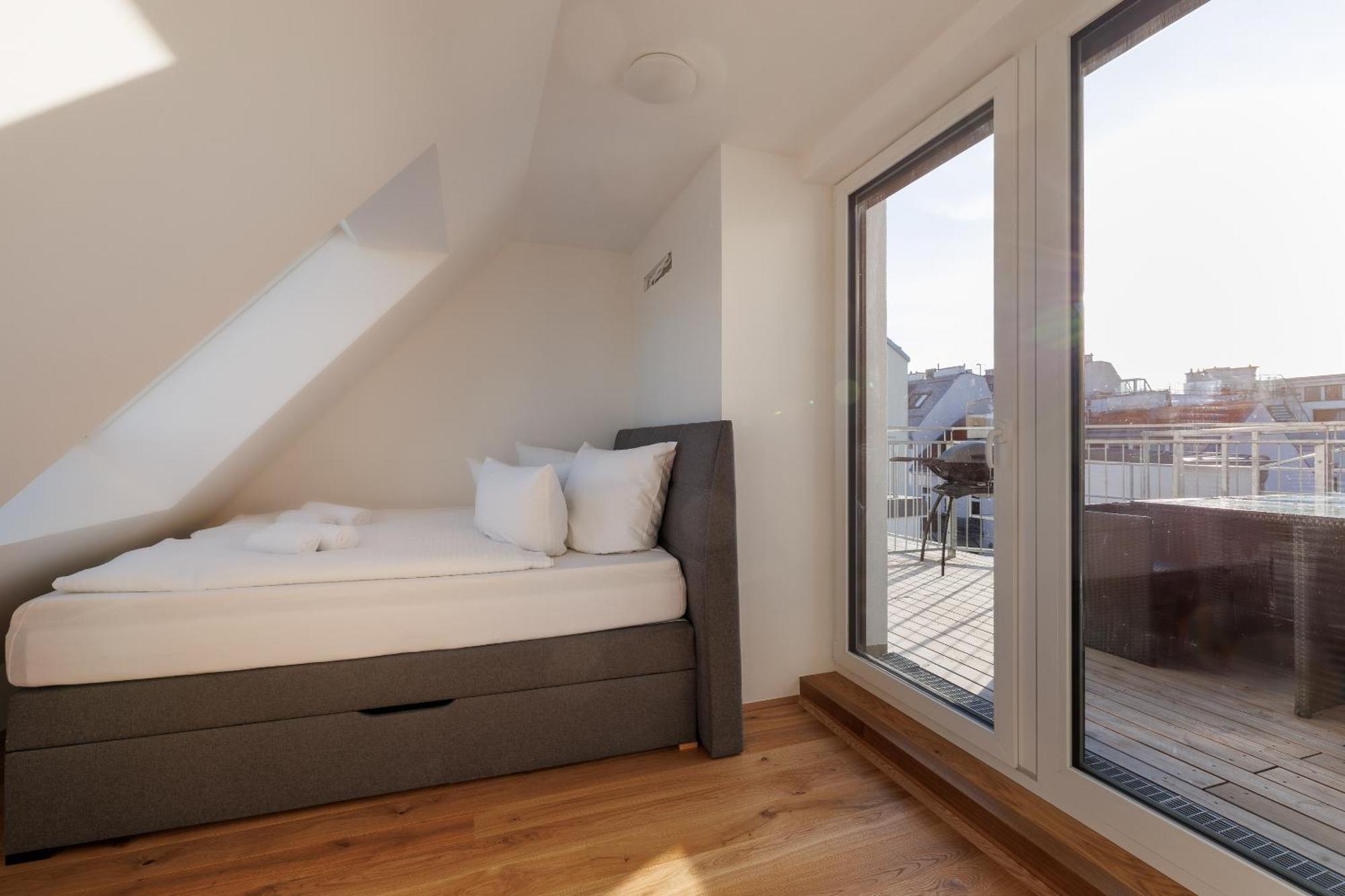 Symphony Apartments 40 - Modern Loft With Terrace And Grill In Central Location Vienna Exterior photo